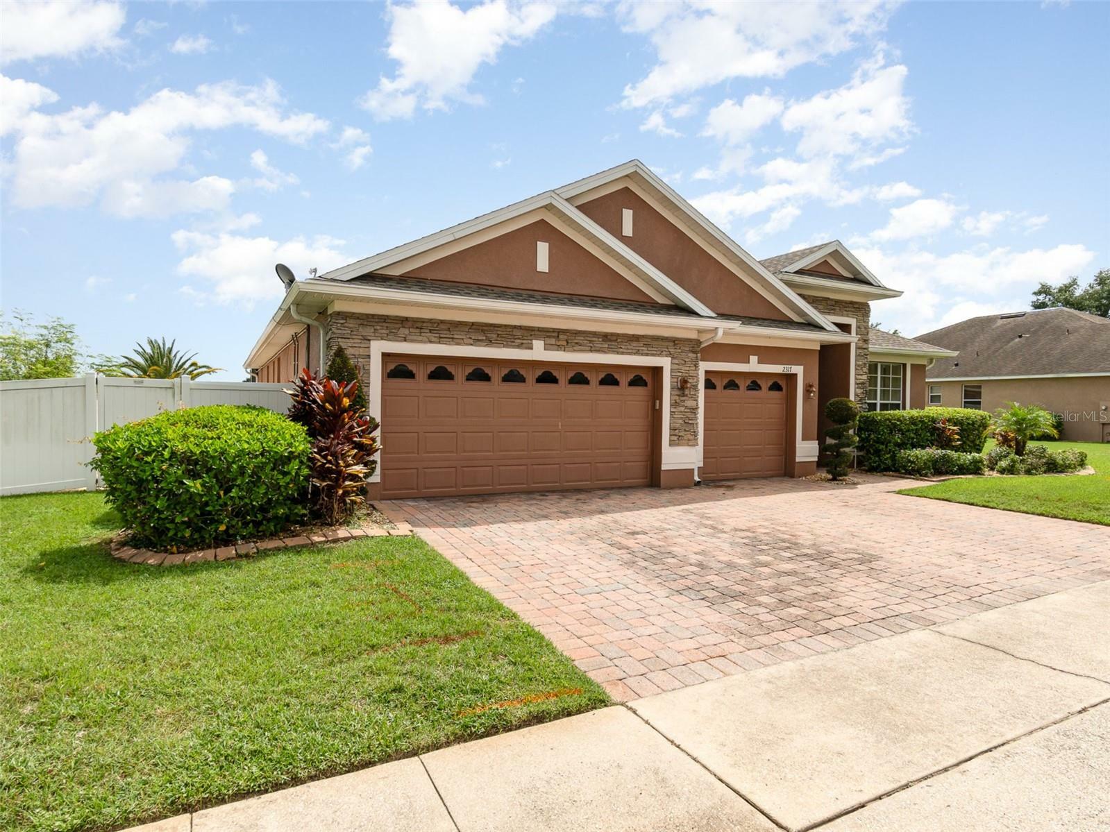 Property Photo:  2317 Topaz Isle Lane  FL 32712 