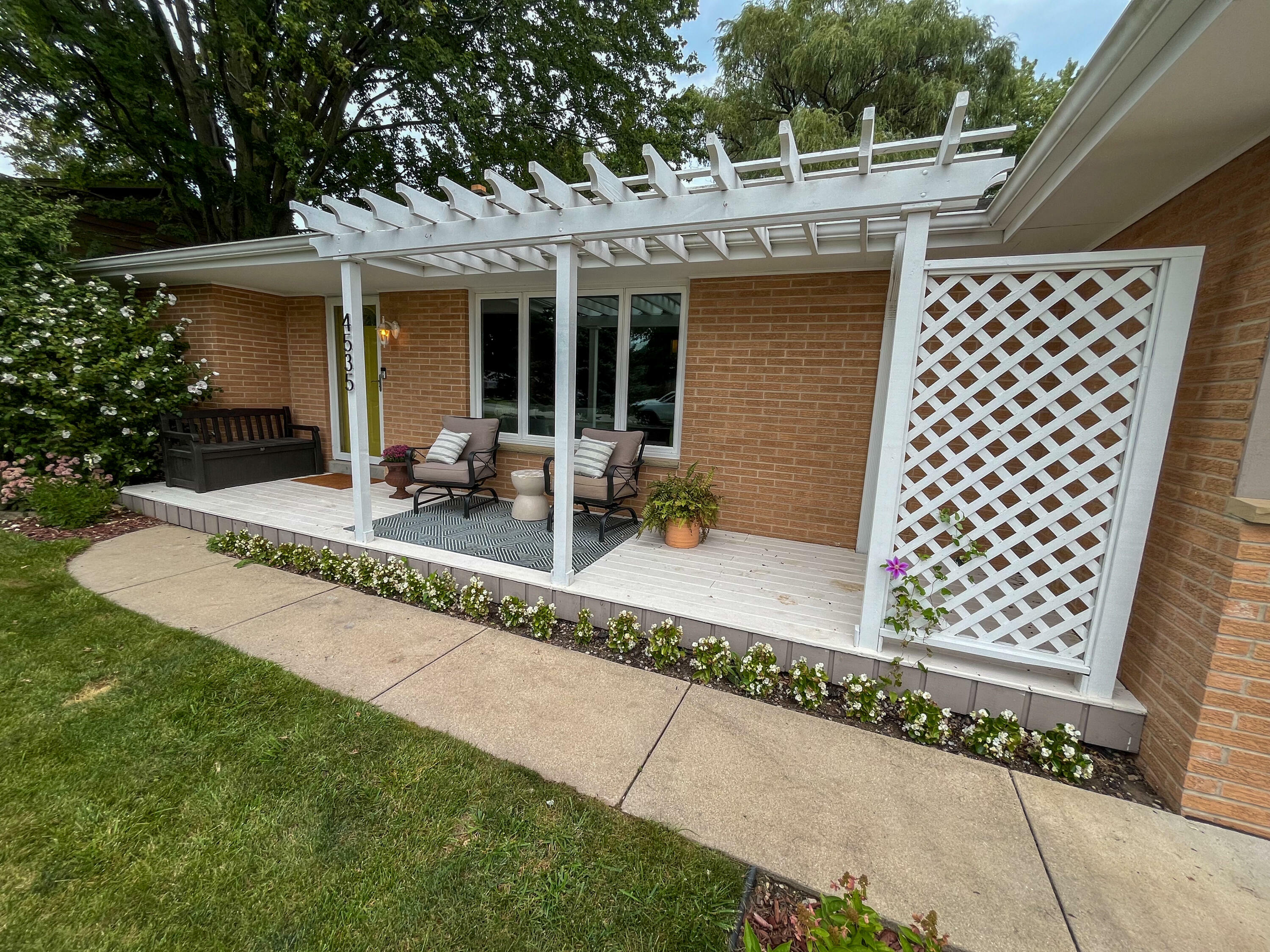 Property Photo:  4535 N Saint Clair St  WI 53402 