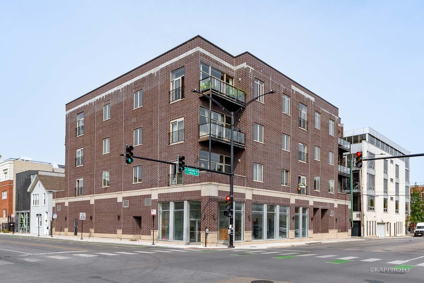 Property Photo: 500 N Damen Avenue 204 IL 60622