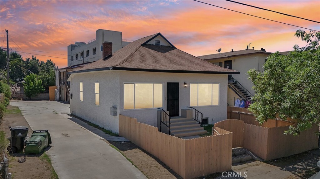 Property Photo: 940 E 43rd Place CA 90011