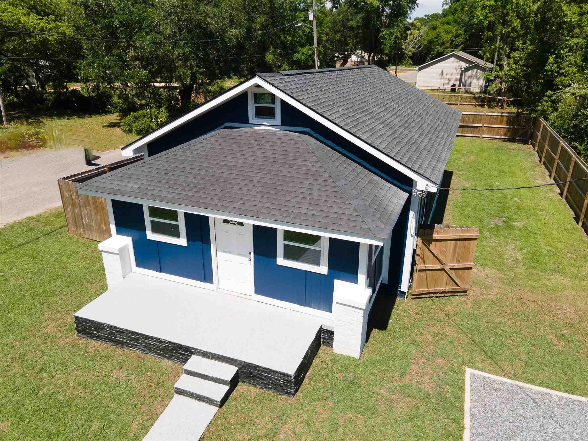 Property Photo:  118 Baynes Ave  FL 32507 