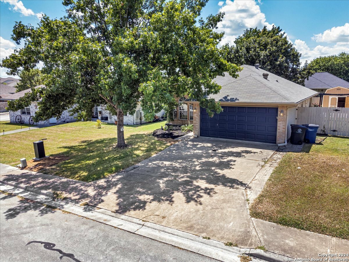 2166 Keystone Dr  New Braunfels TX 78130 photo