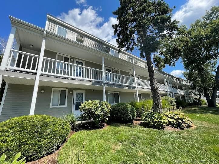 Property Photo:  718 Cove Road 10  CT 06902 