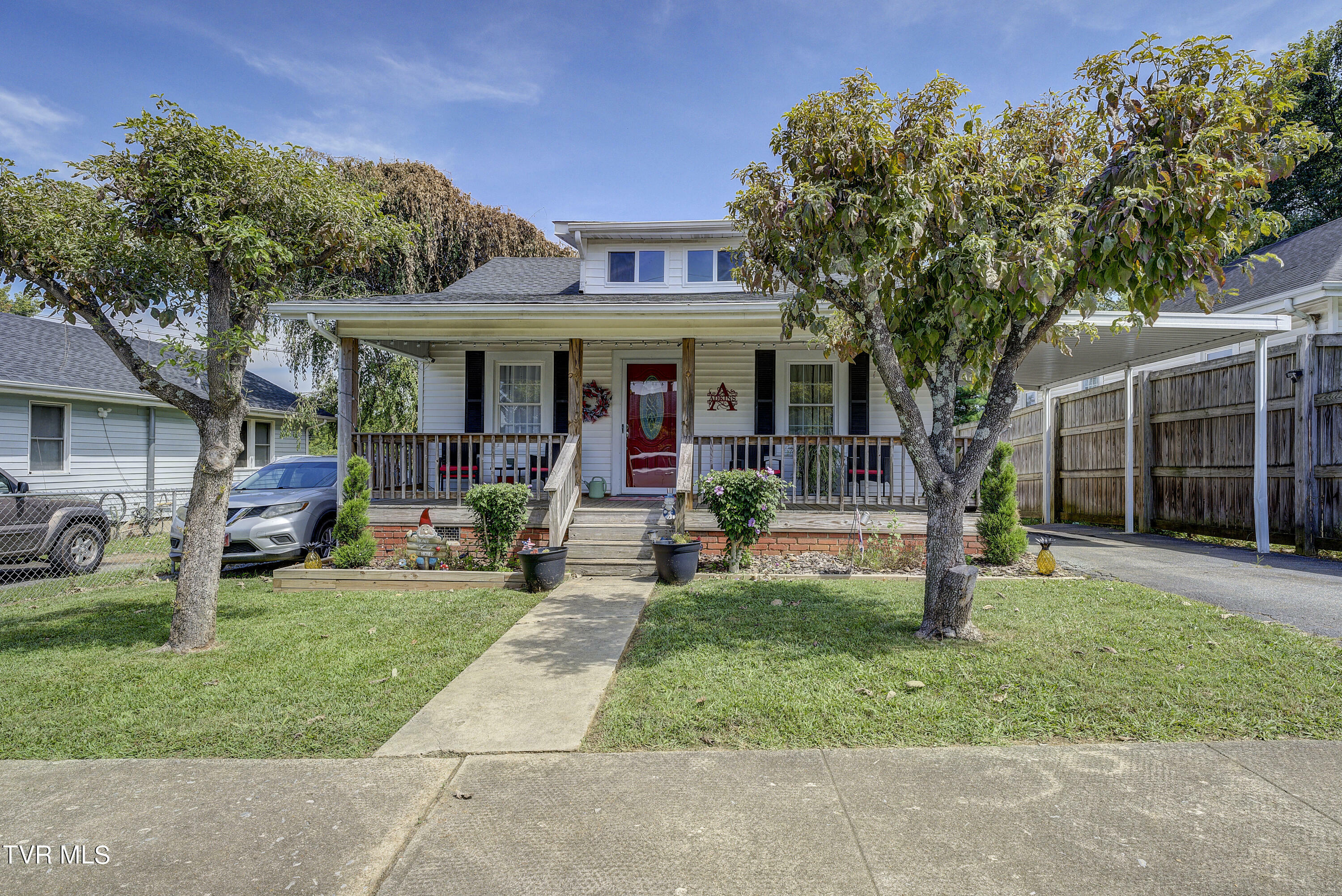 Property Photo:  610 South Lynn Avenue  TN 37643 