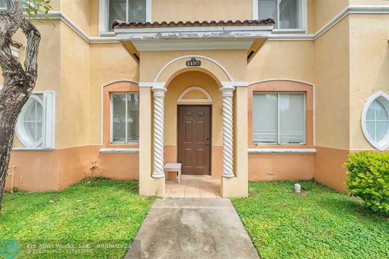 Property Photo:  1497 SE 27th St 320  FL 33035 