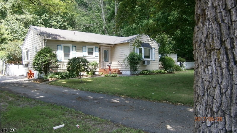 Property Photo:  7 Ringwood Ave B  NJ 07465 