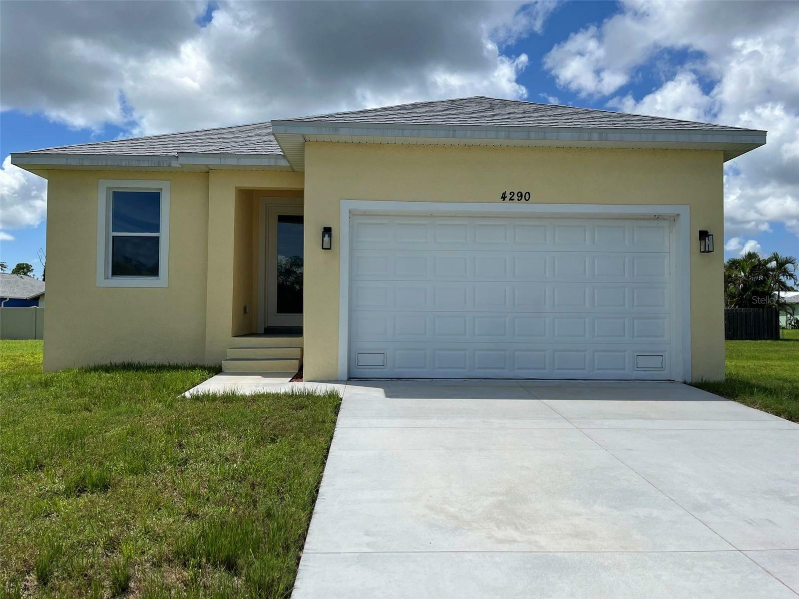 Property Photo:  4290 Oak Terrace Circle  FL 33953 