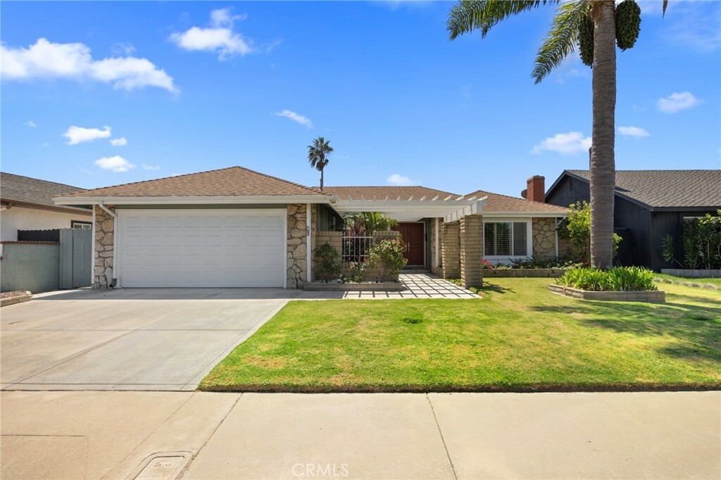 Property Photo:  8572 Sable Drive  CA 92646 