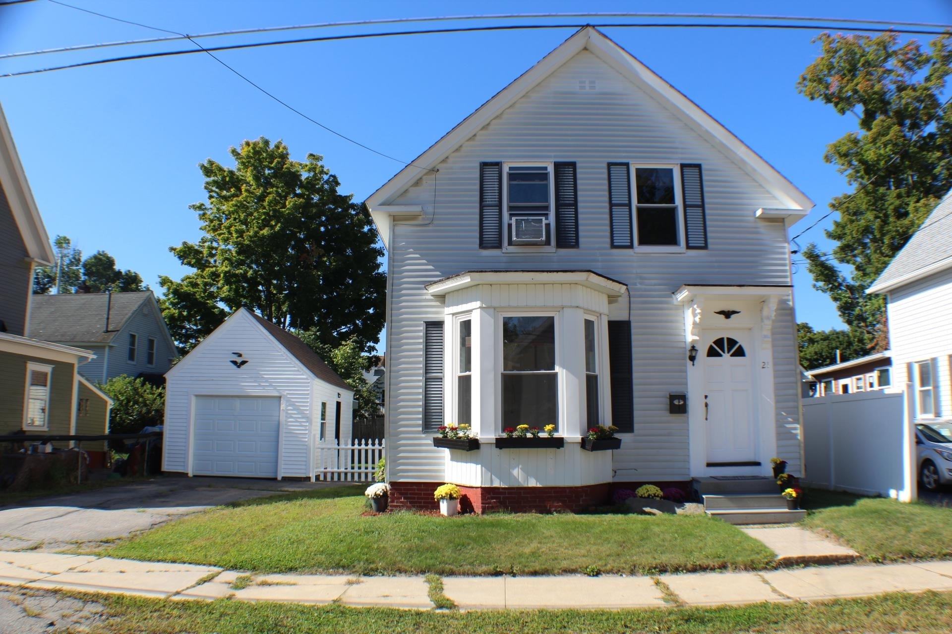 Property Photo:  21 Silver Street  NH 03867 