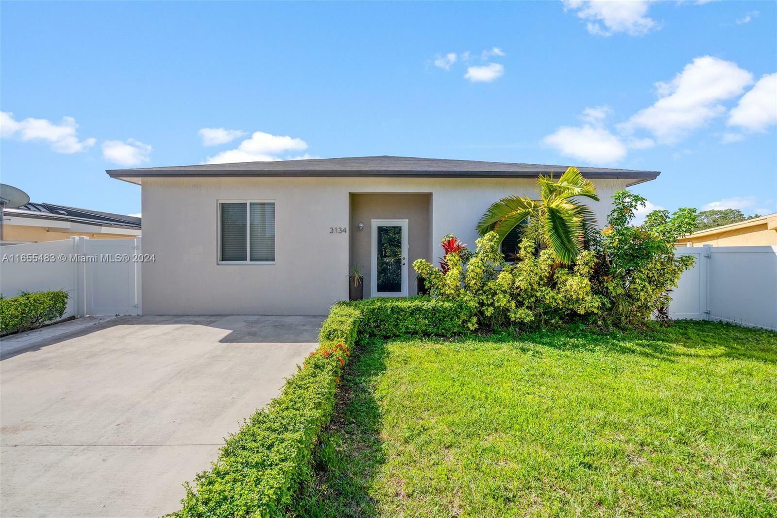 Property Photo:  3134 SW 64th Avenue  FL 33155 