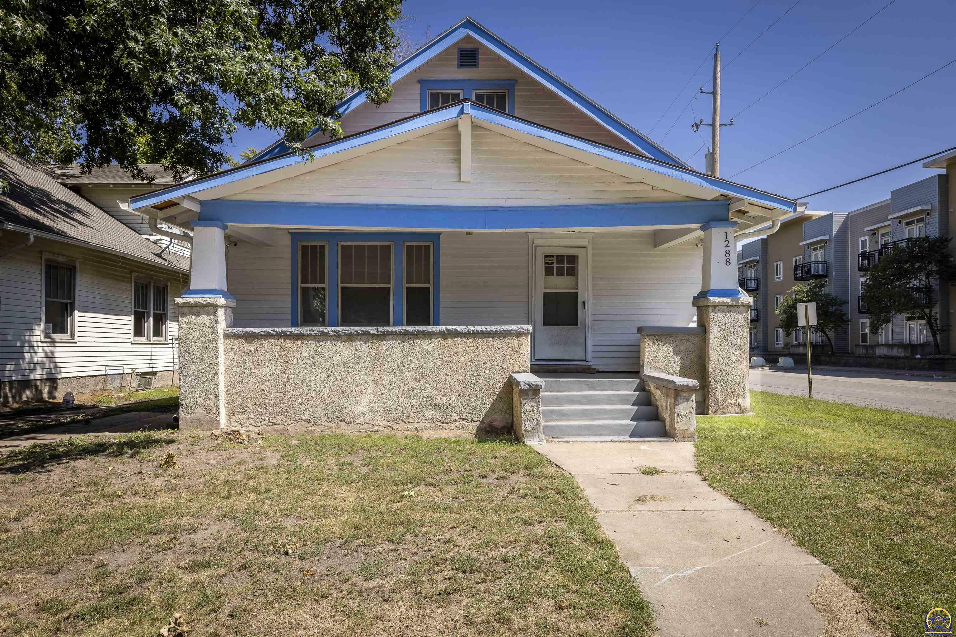 Property Photo:  1288 SW Washburn Ave  KS 66604 