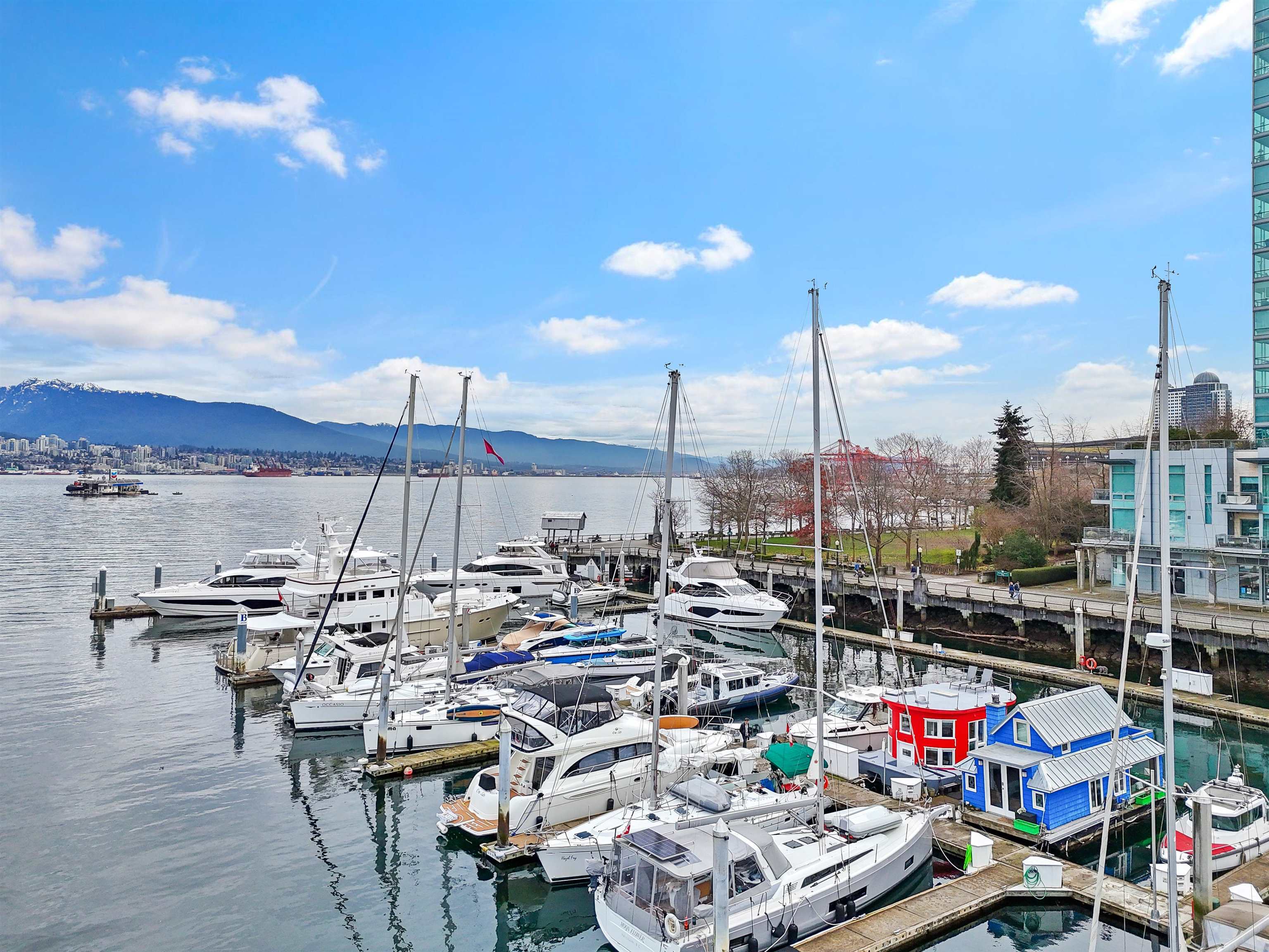 Property Photo:  1525 Coal Harbour Quay B17  BC V6G 3E7 