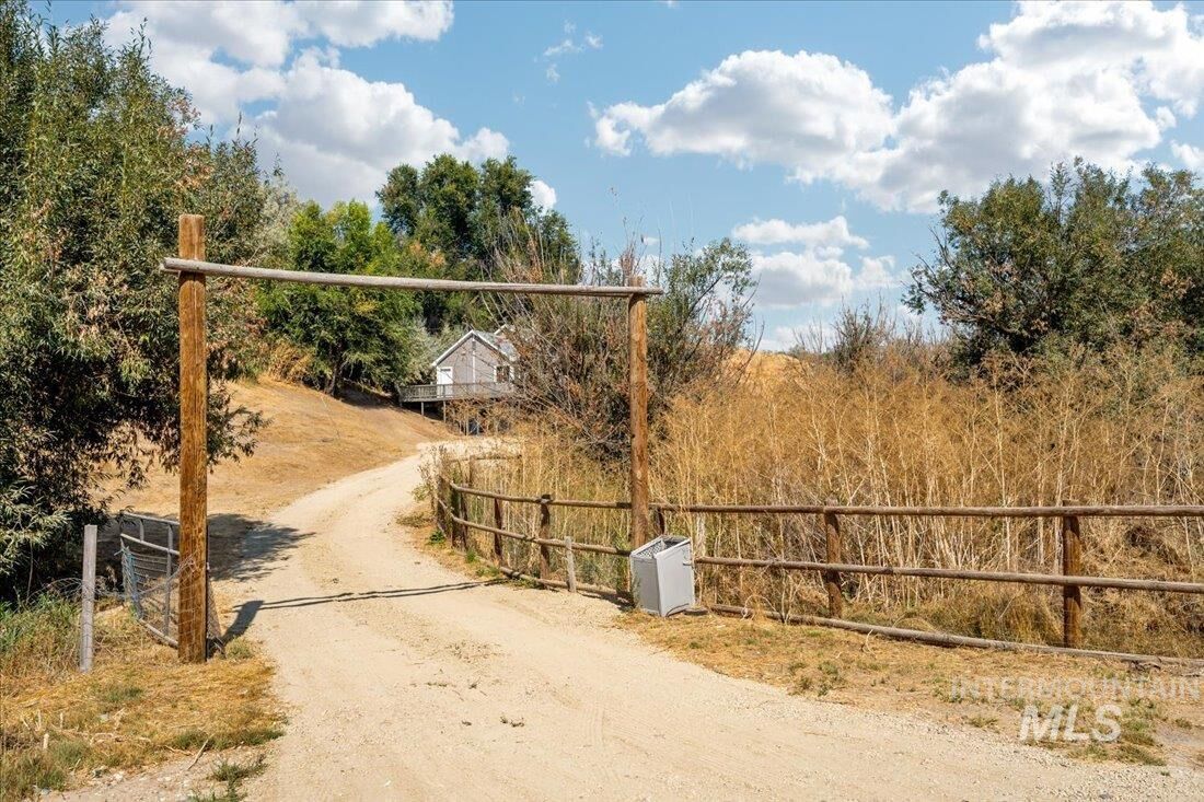 Property Photo:  22165 Tucker Rd  ID 83626 