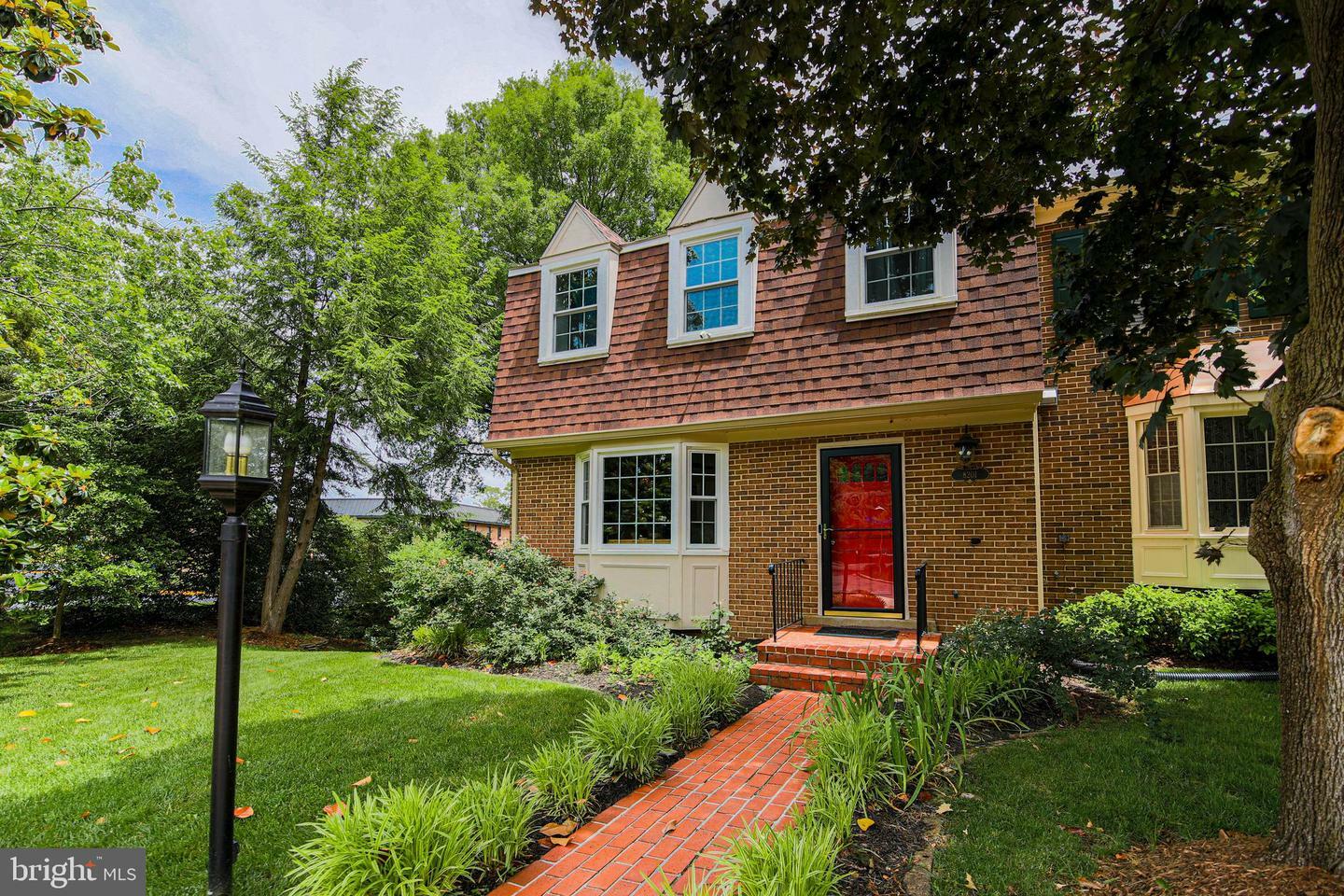 8201 Doctor Craik Court  Alexandria VA 22306 photo