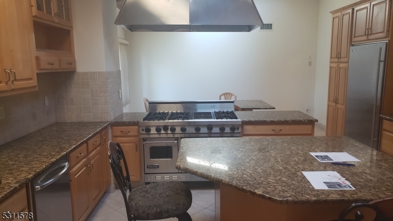 Property Photo:  135 Jefferson Pl  NJ 07512 