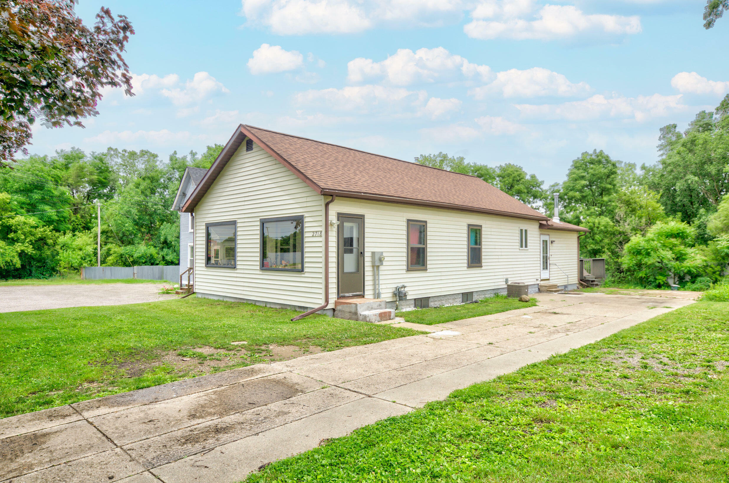 Property Photo:  2718 Page Avenue  MI 49203 