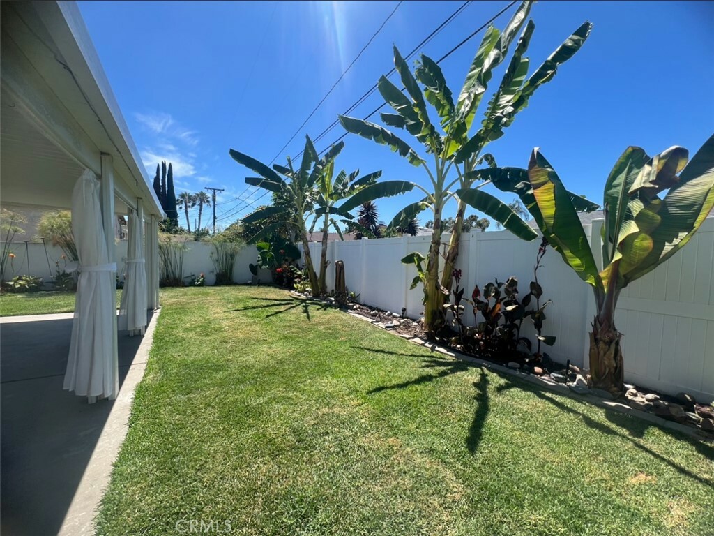 Property Photo:  5503 Bonfair Avenue  CA 90712 