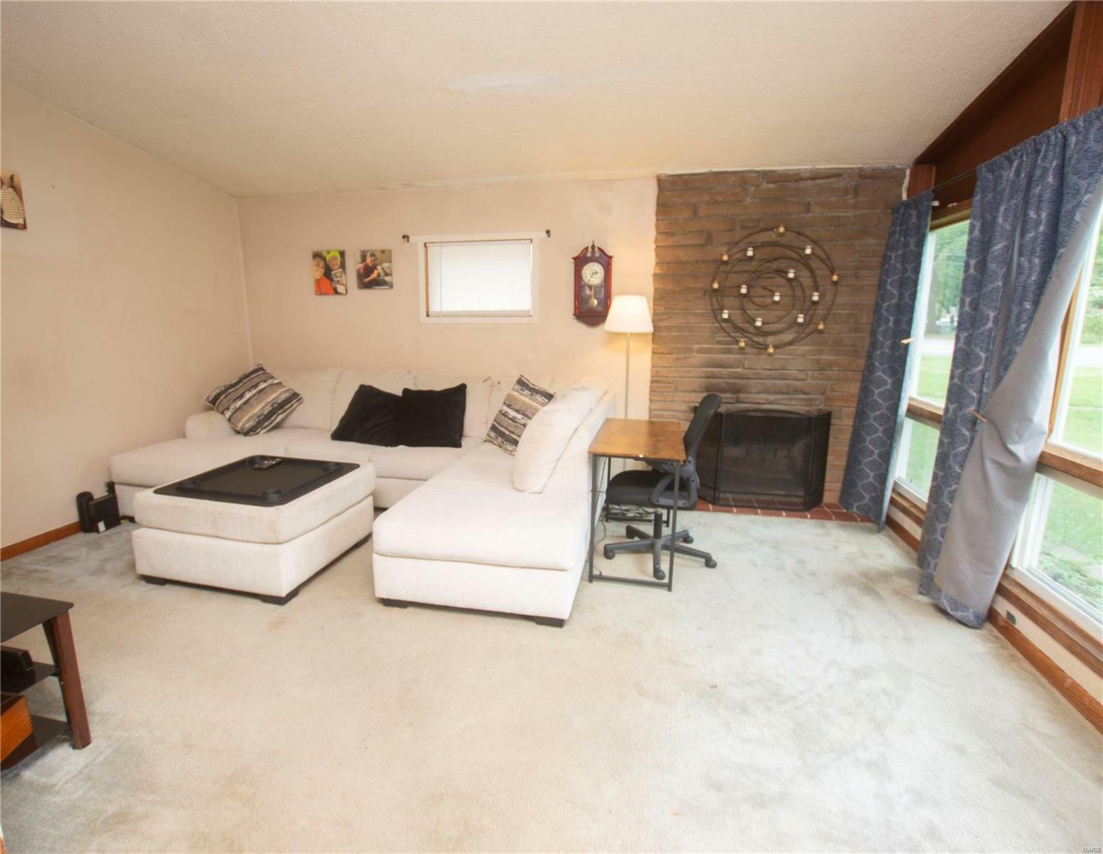 Property Photo:  702 Valley Drive  IL 62024 