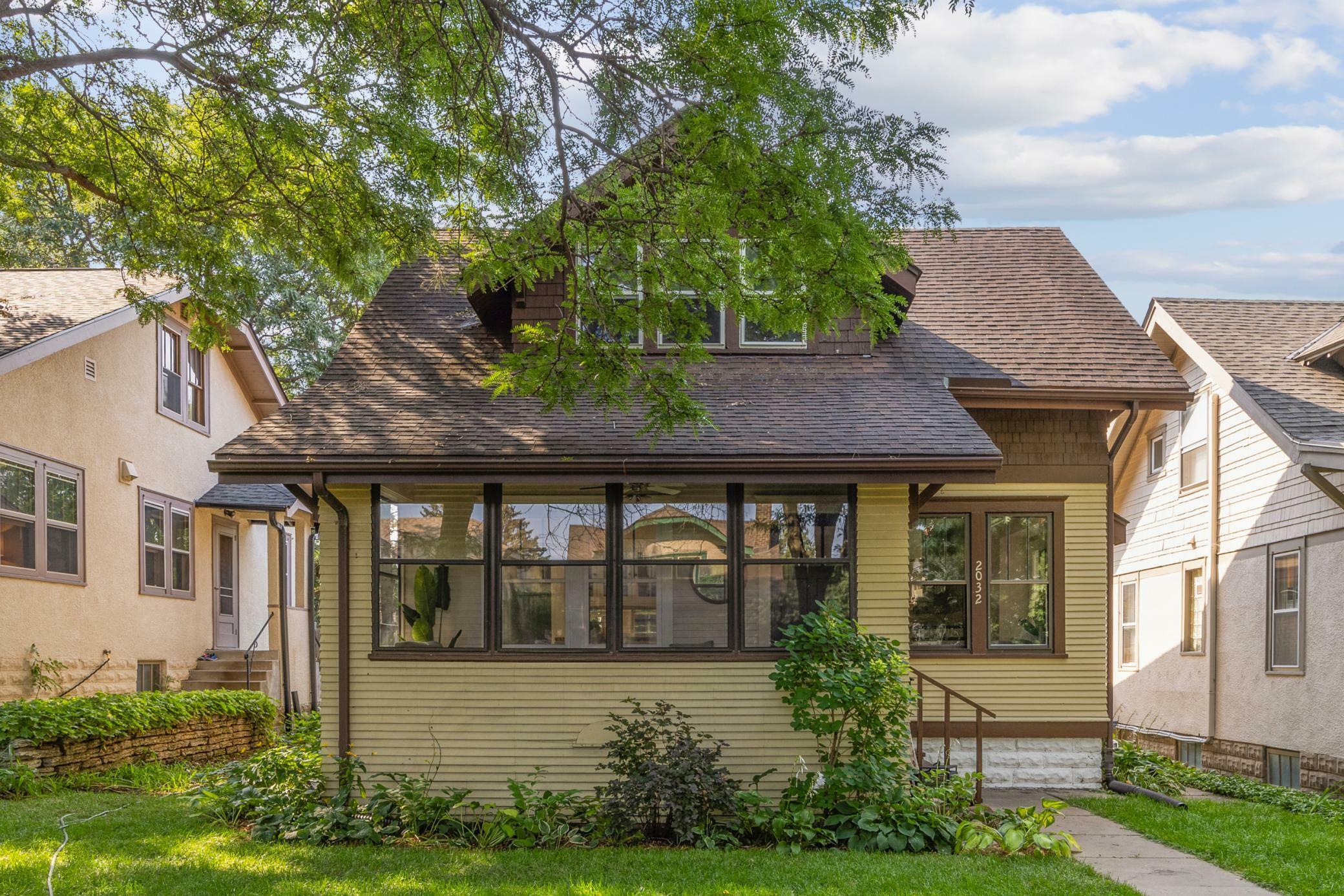 Property Photo:  2032 Stanford Avenue  MN 55105 