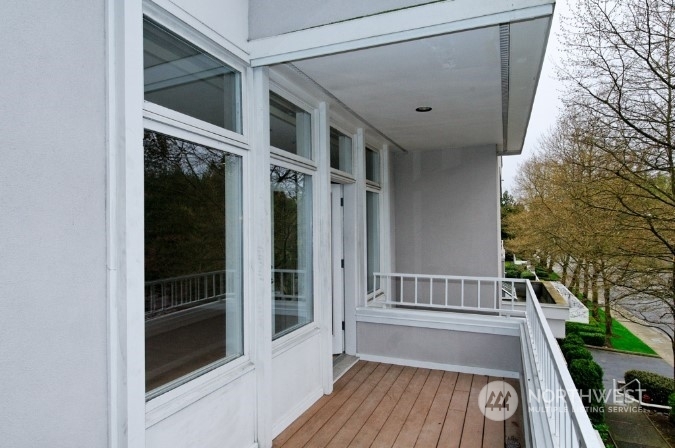 Property Photo:  600 Bellevue Way SE J201  WA 98004 