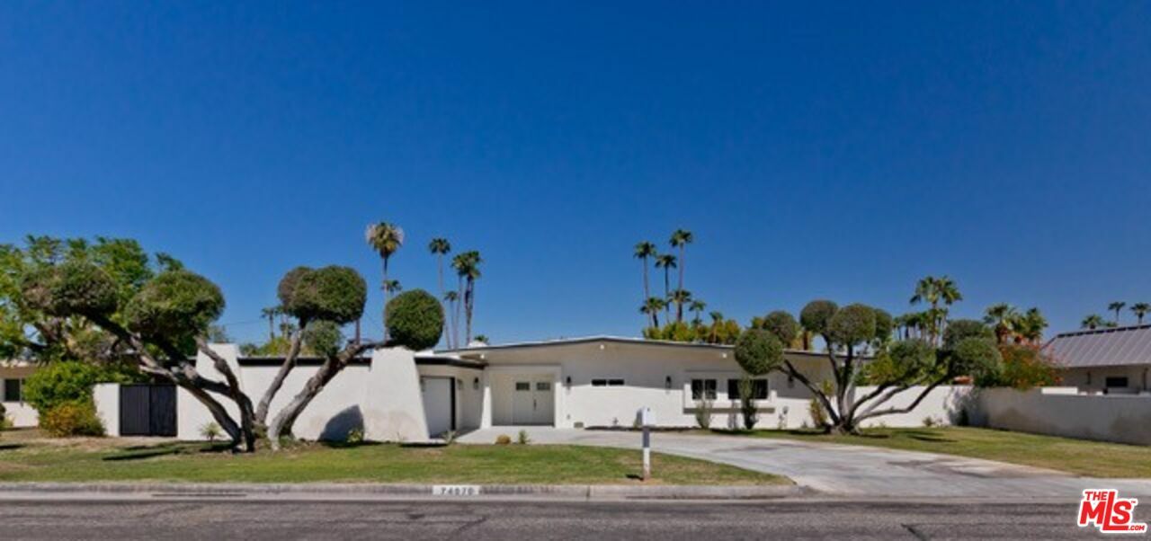 Property Photo:  74070   Mockingbird Trl  CA 92210 