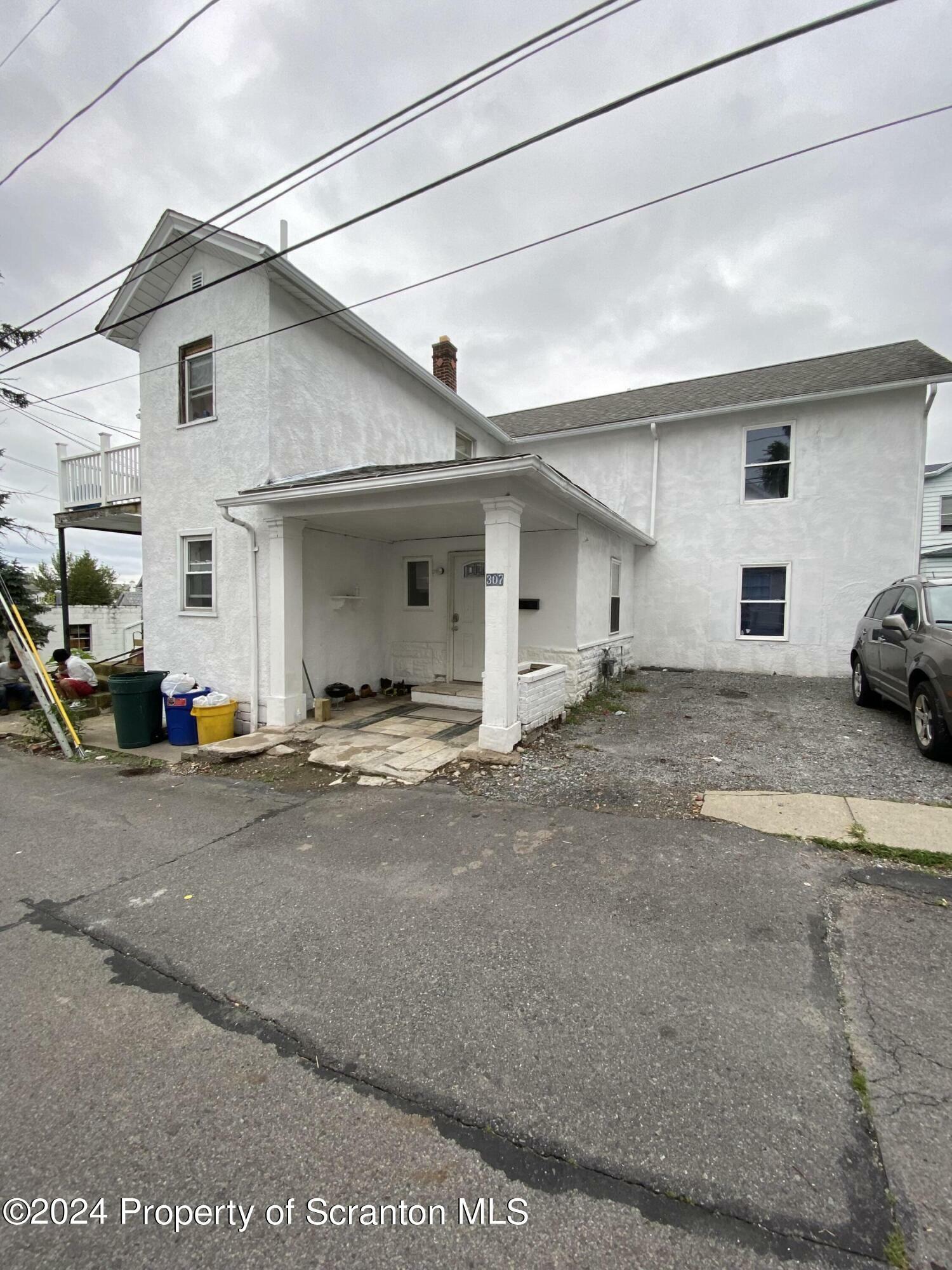 Property Photo:  307 Geraldine Court  PA 18504 