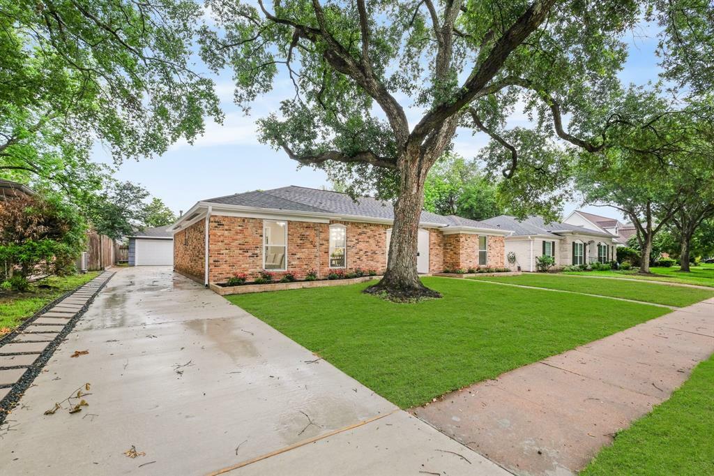 Property Photo:  5834 Queensloch Drive  TX 77096 