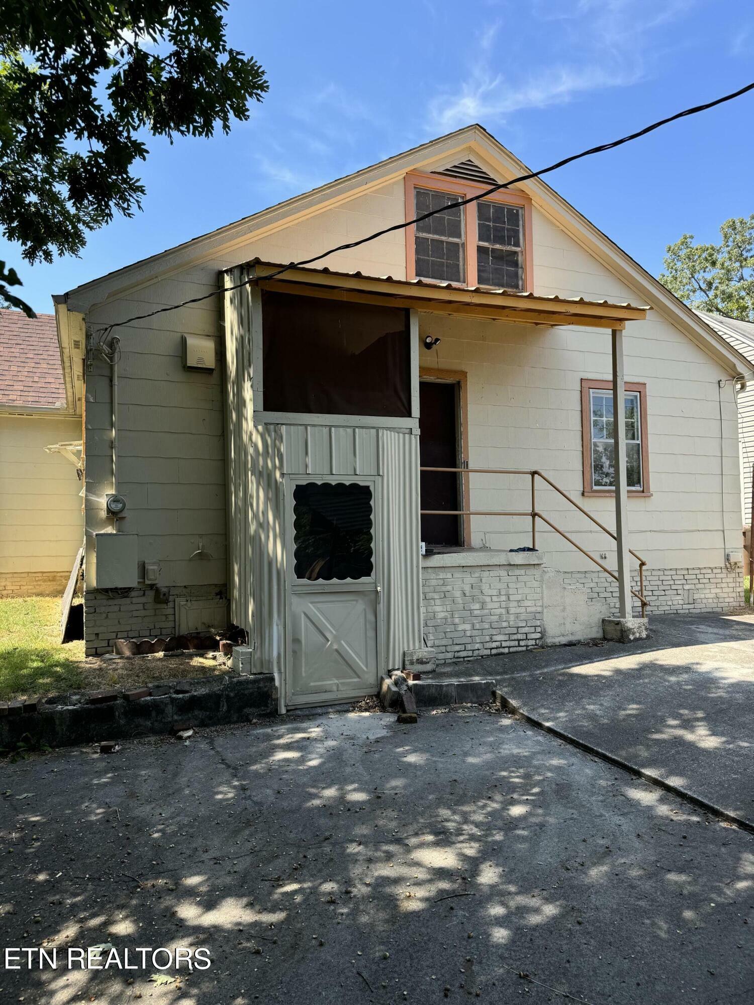 Property Photo:  2740 Woodbine Ave  TN 37914 