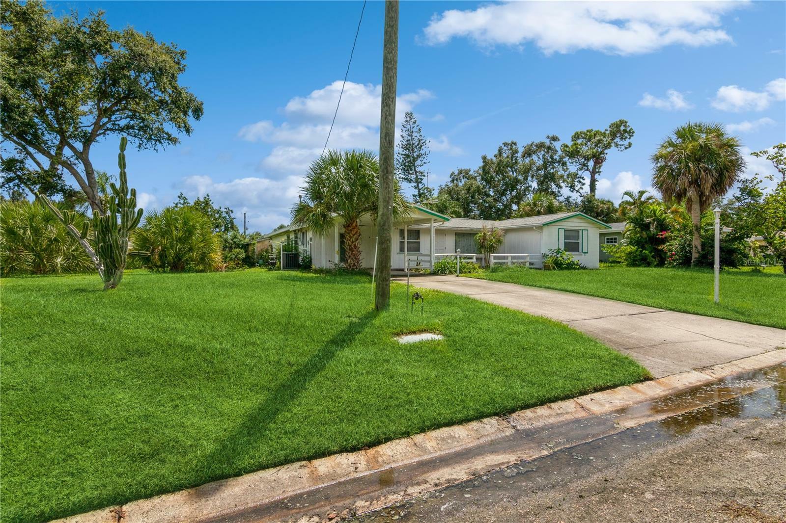 Property Photo:  2042 Kai Drive  FL 34231 