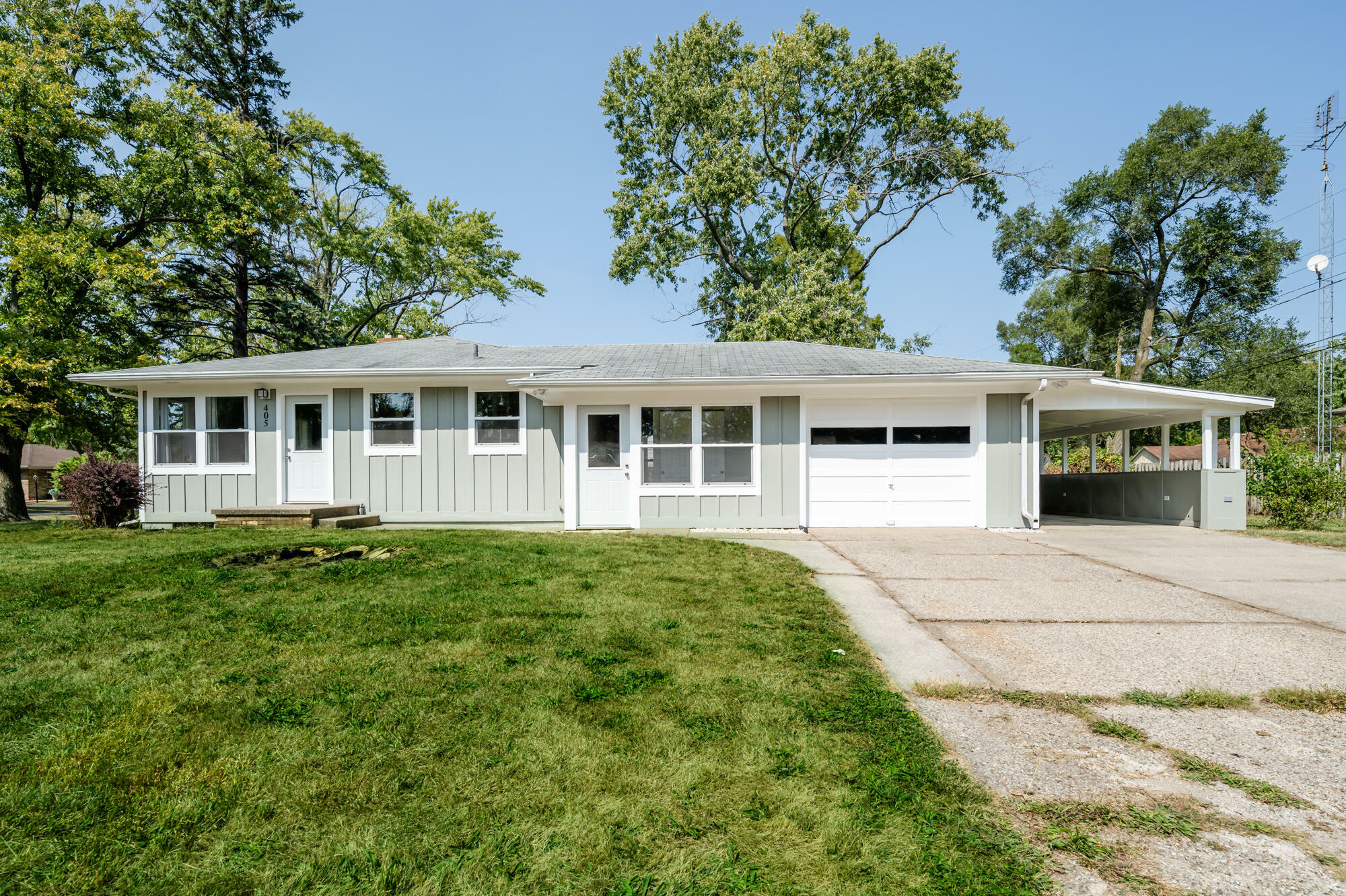 Property Photo:  405 Carol Drive  MI 49022 