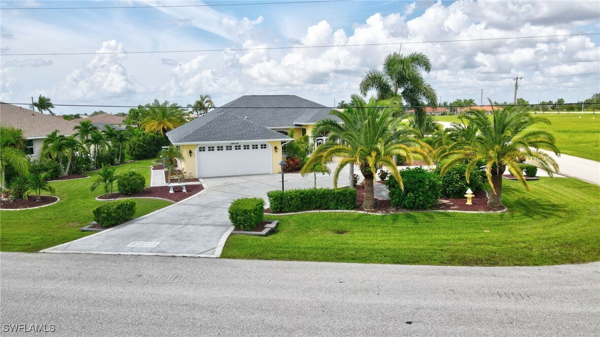 Property Photo:  24508 Saragossa Lane  FL 33955 