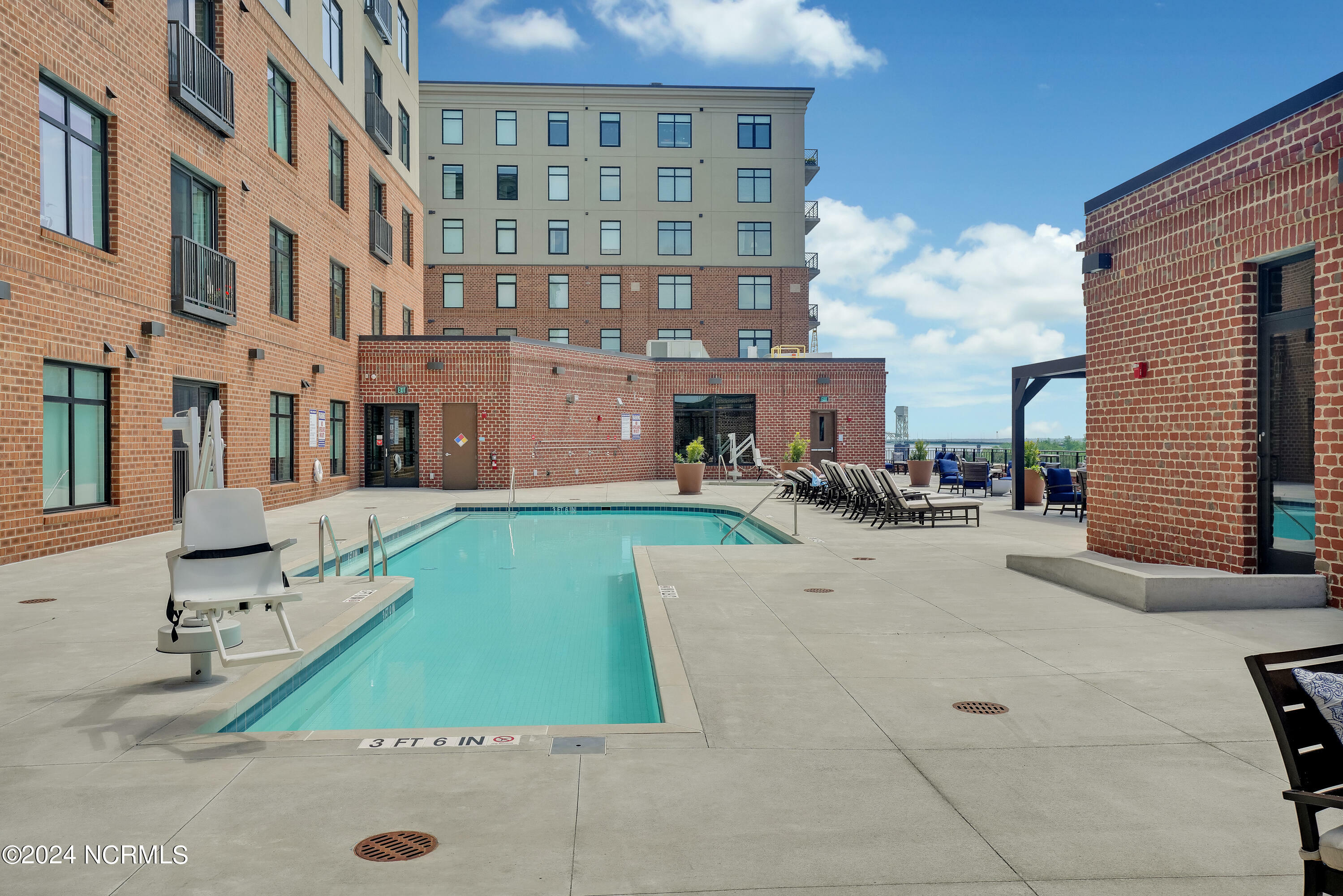 Property Photo:  240 N Water Street Apt 853  NC 28401 