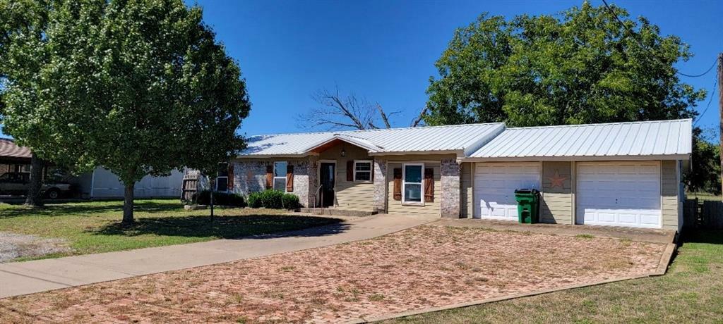 Property Photo:  1050 N Seaman Street  TX 76448 