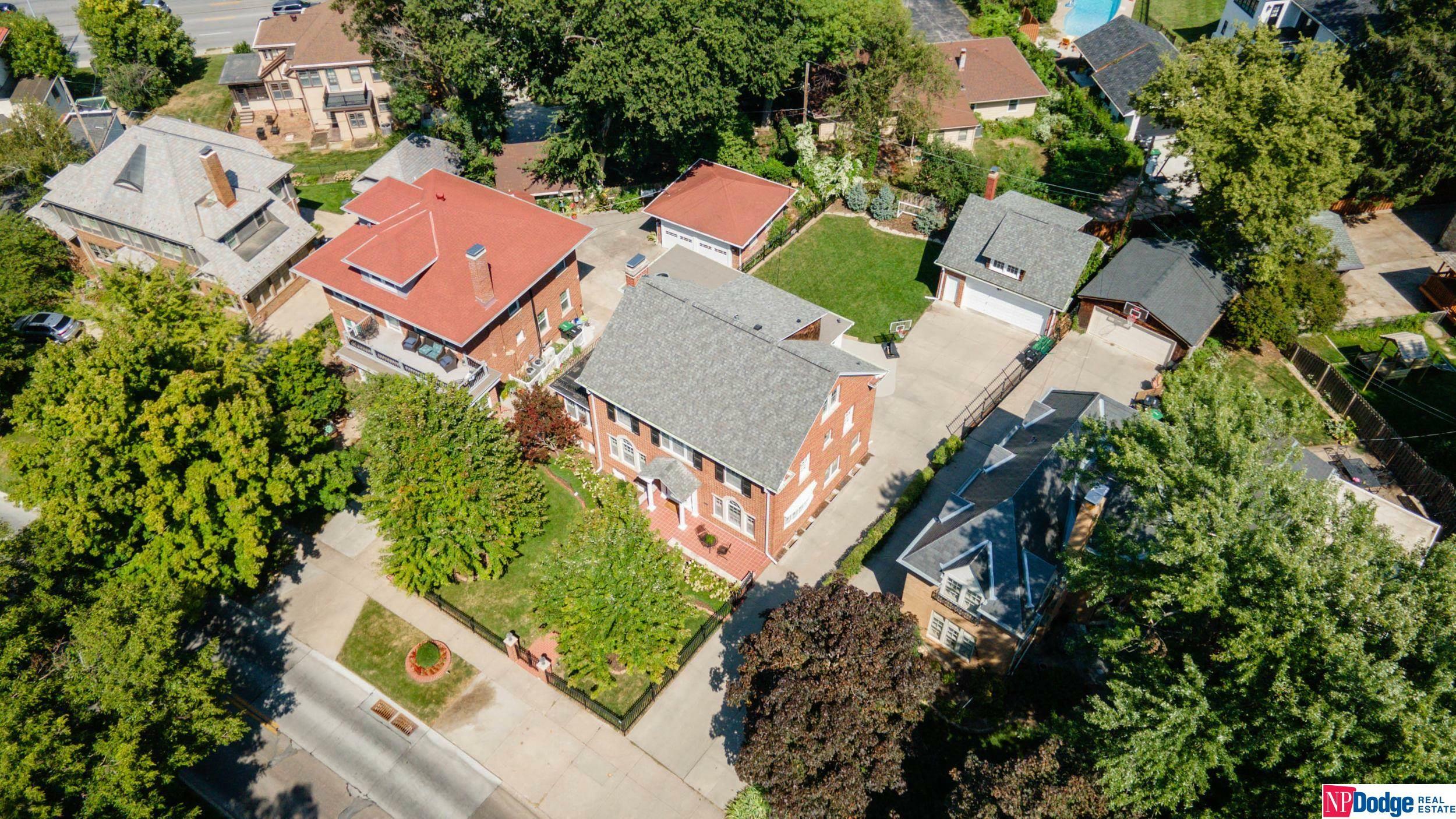 Property Photo:  5606 Farnam Street  NE 68132 