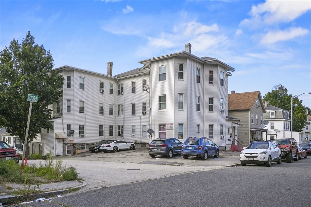 Property Photo:  22 Hollywood St 22-1  MA 01610 