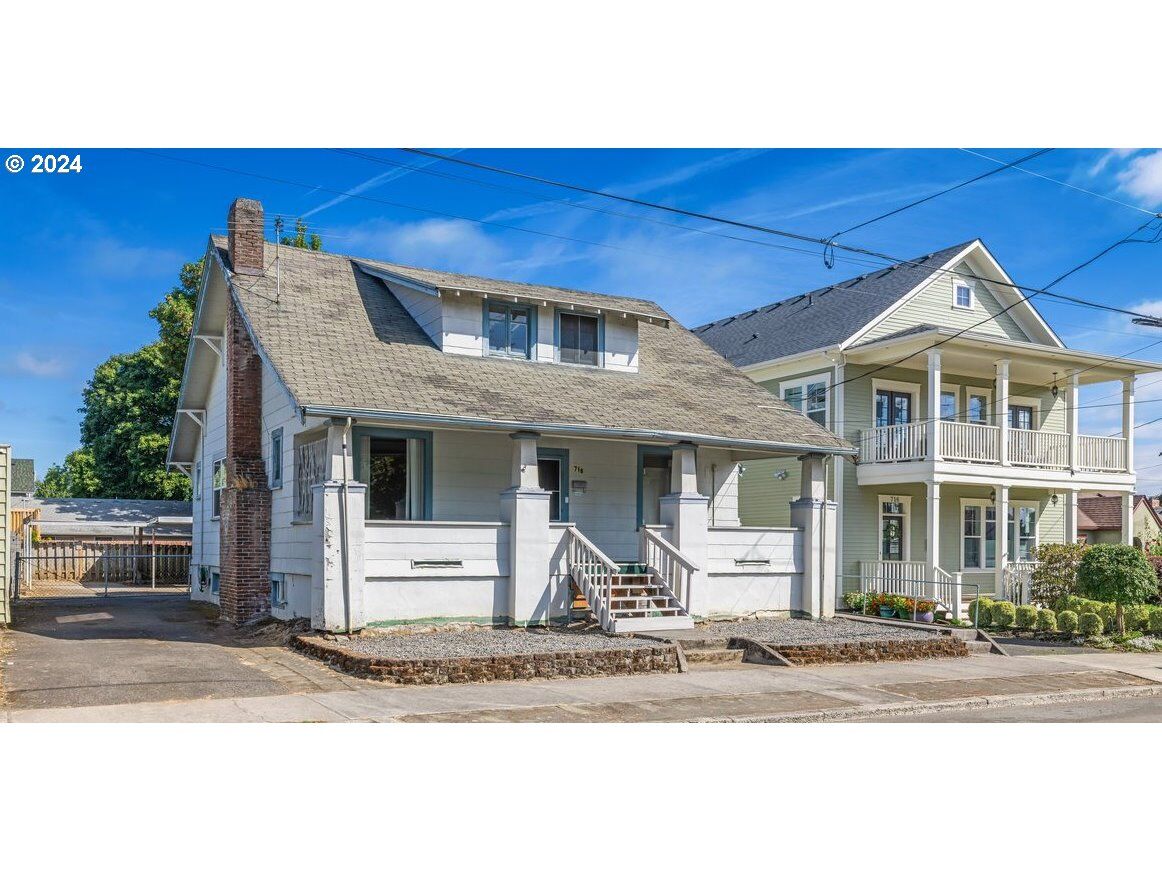 Property Photo:  718 W 19th St  WA 98660 