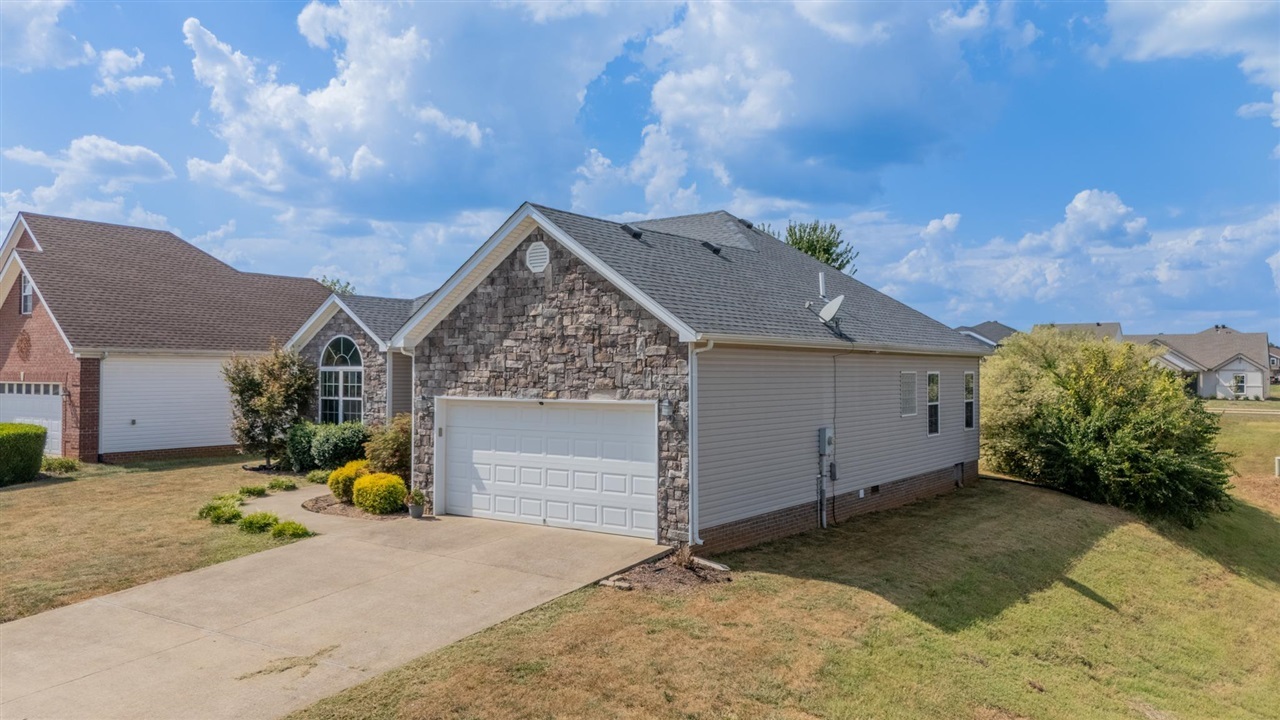 Property Photo:  998 Wintercress Lane  KY 42104 