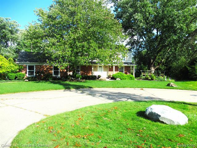 Property Photo:  23650 Oakland Street  MI 48335 