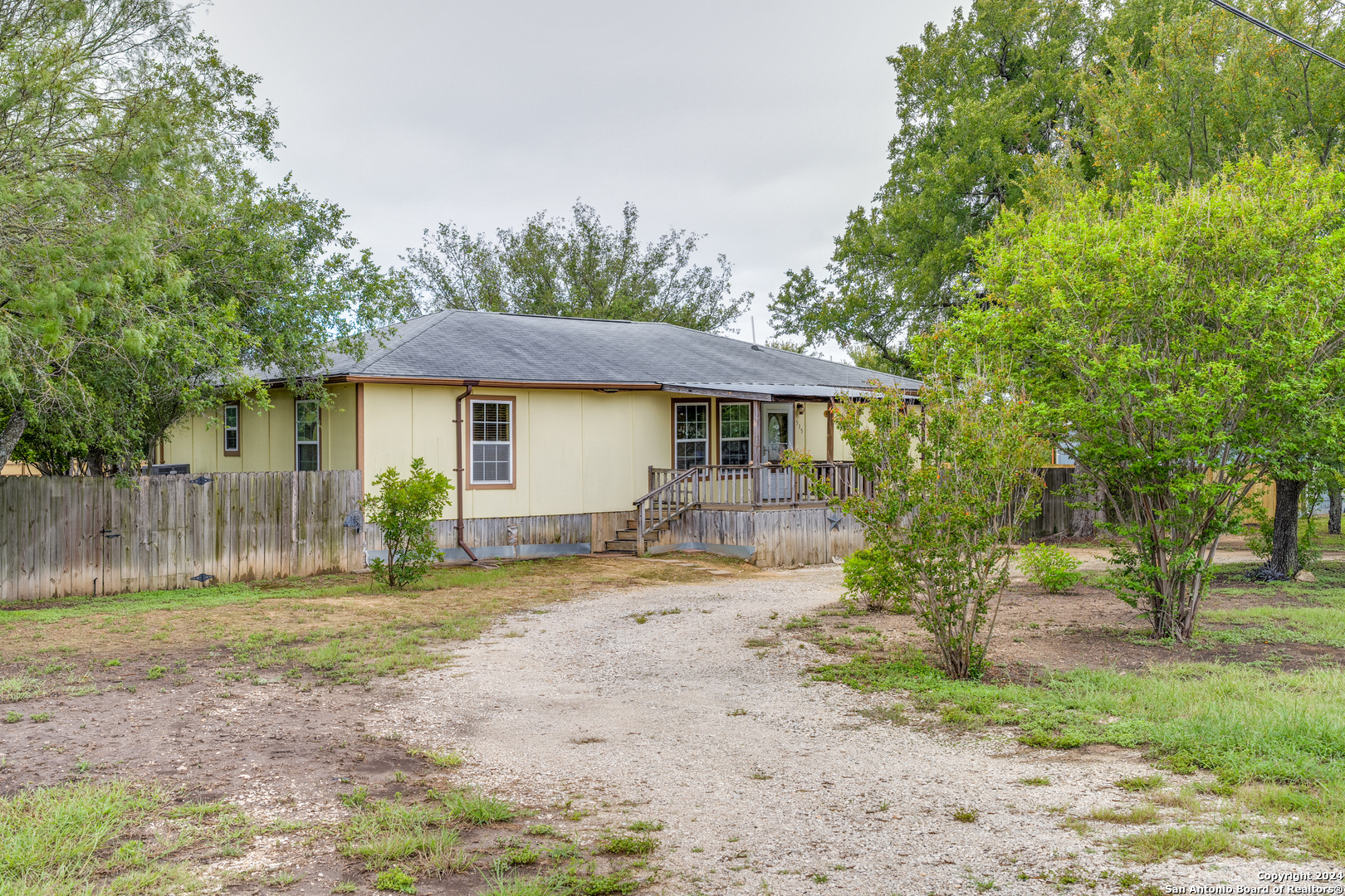Property Photo: 515 County Road 3821 TX 78253