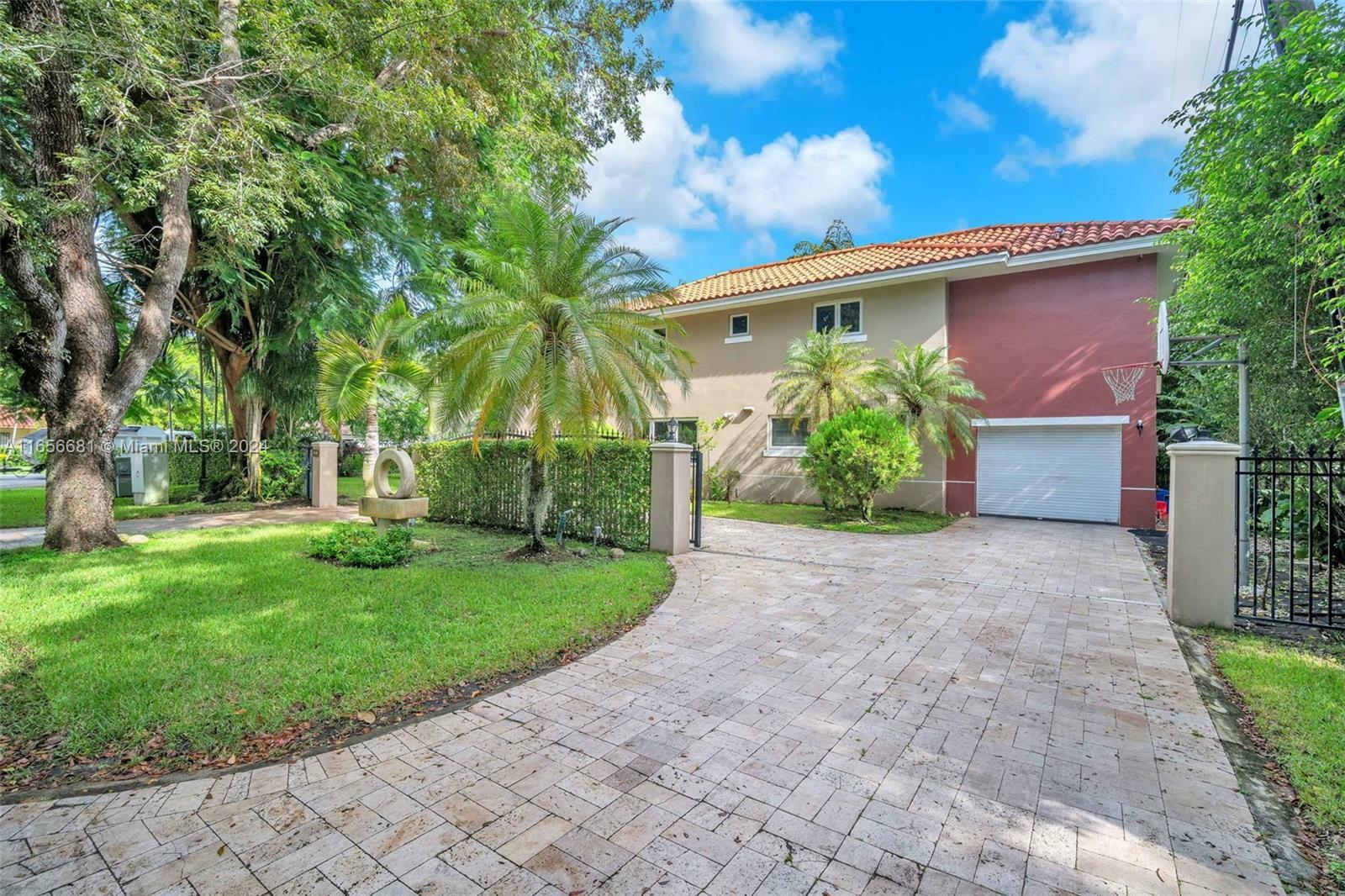 Property Photo:  1543 Dorado Ave  FL 33146 