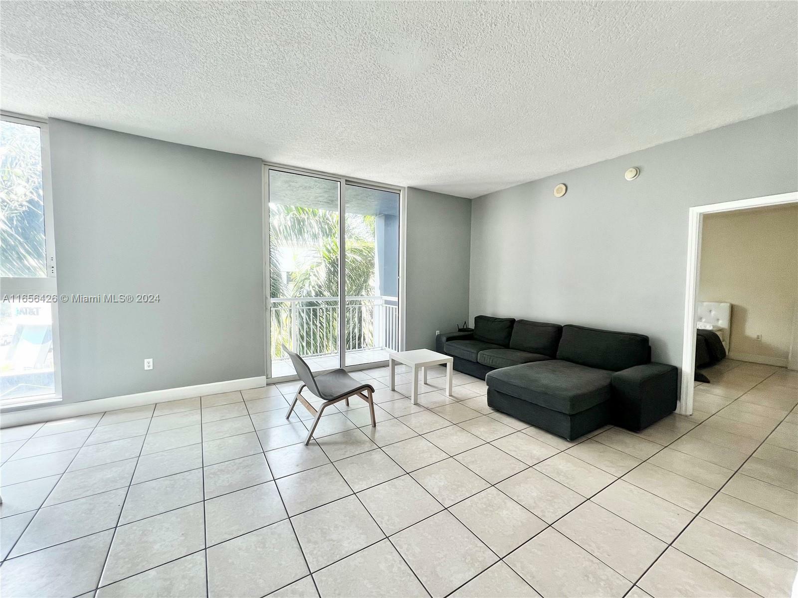 Property Photo:  275 NE 18th St 305  FL 33132 