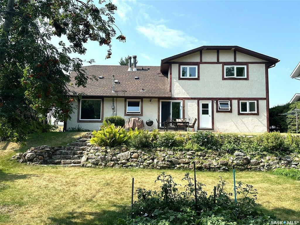 Property Photo: 706 Donald Street SK S0E 0Y0