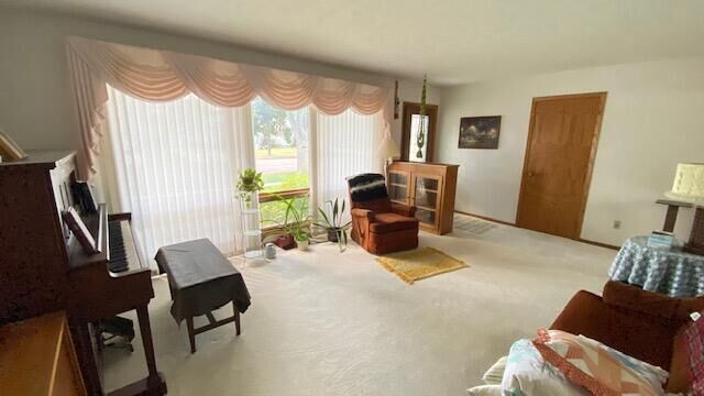 Property Photo: 1003 NE 12th Ave SD 57401