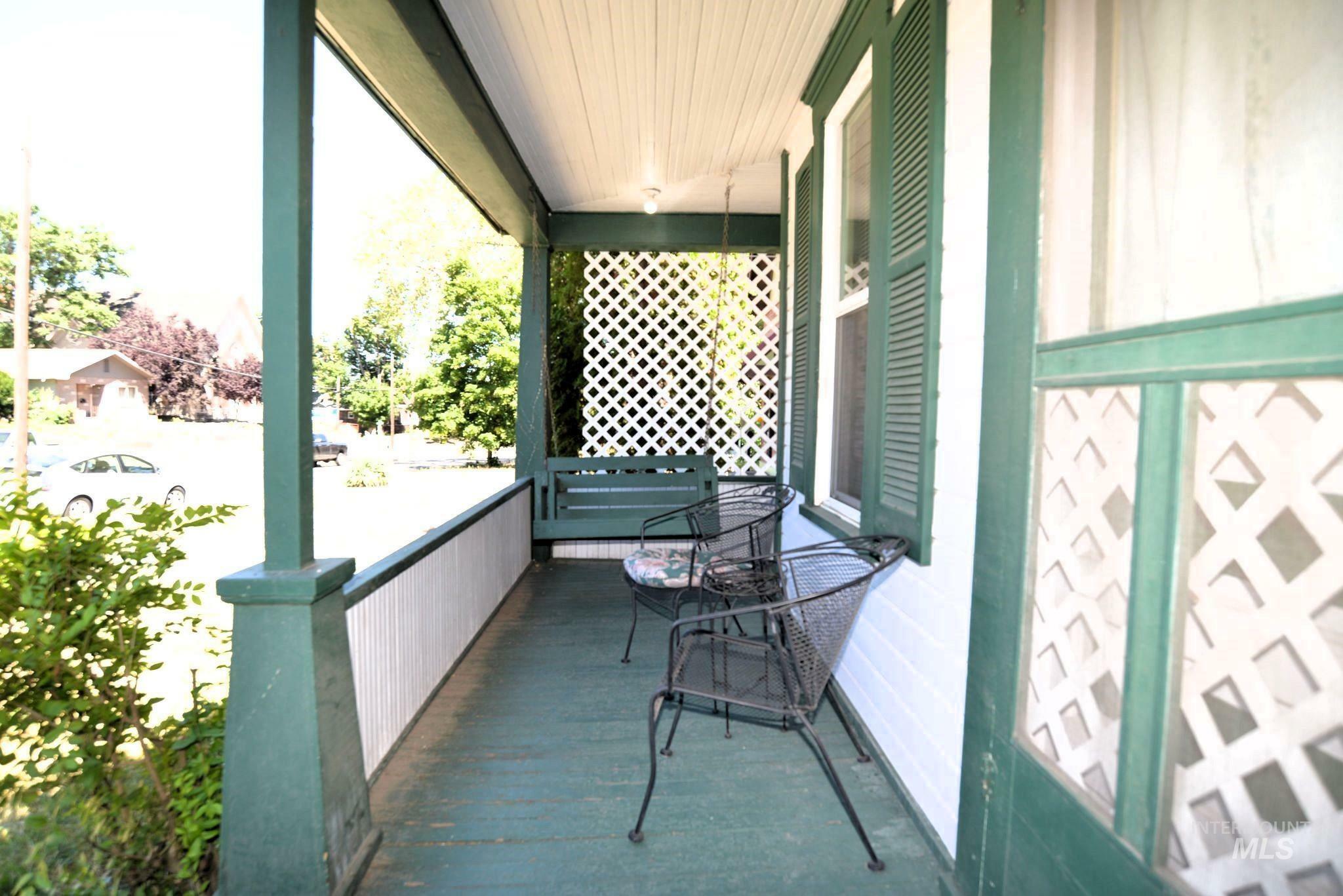 Property Photo: 806 7th Ave ID 83501