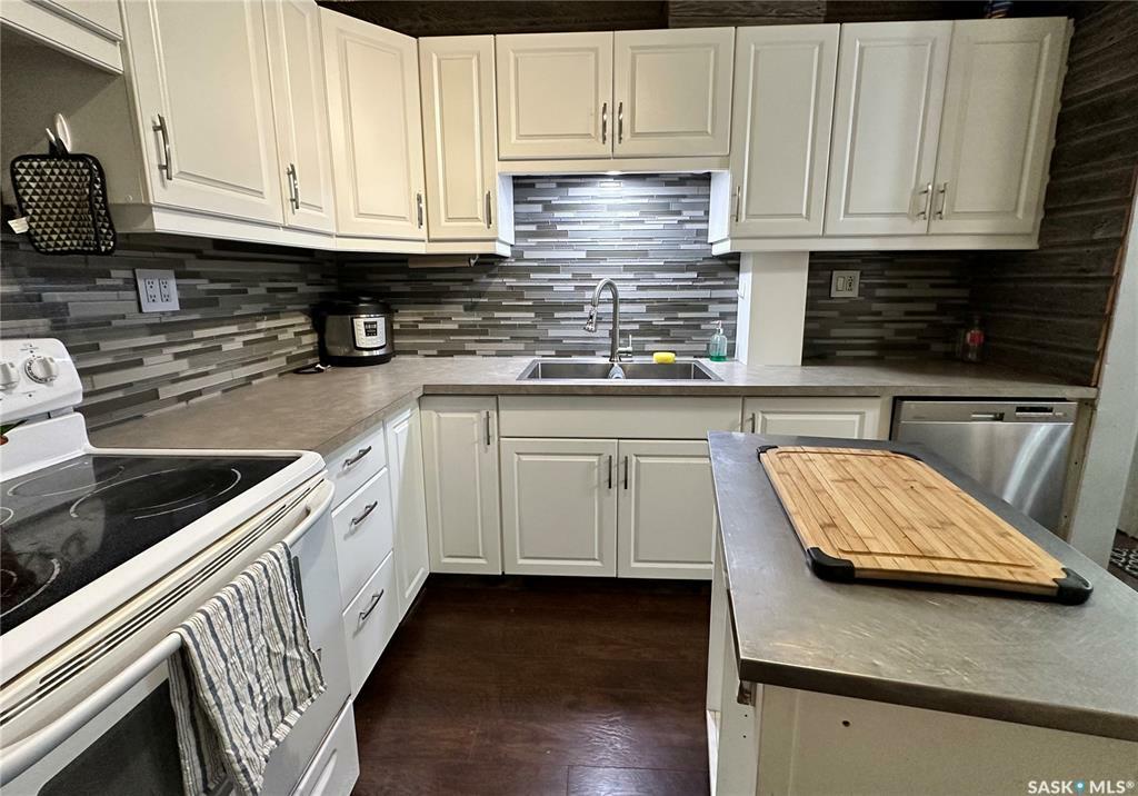 Property Photo:  238 2nd Avenue NW  SK S9H 0P3 