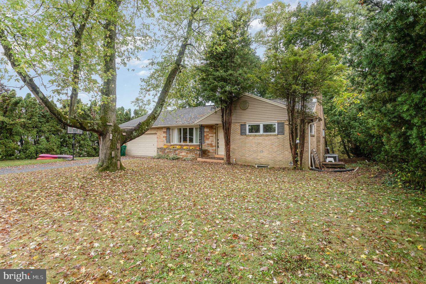 Property Photo:  456 Springlake Road  PA 17112 