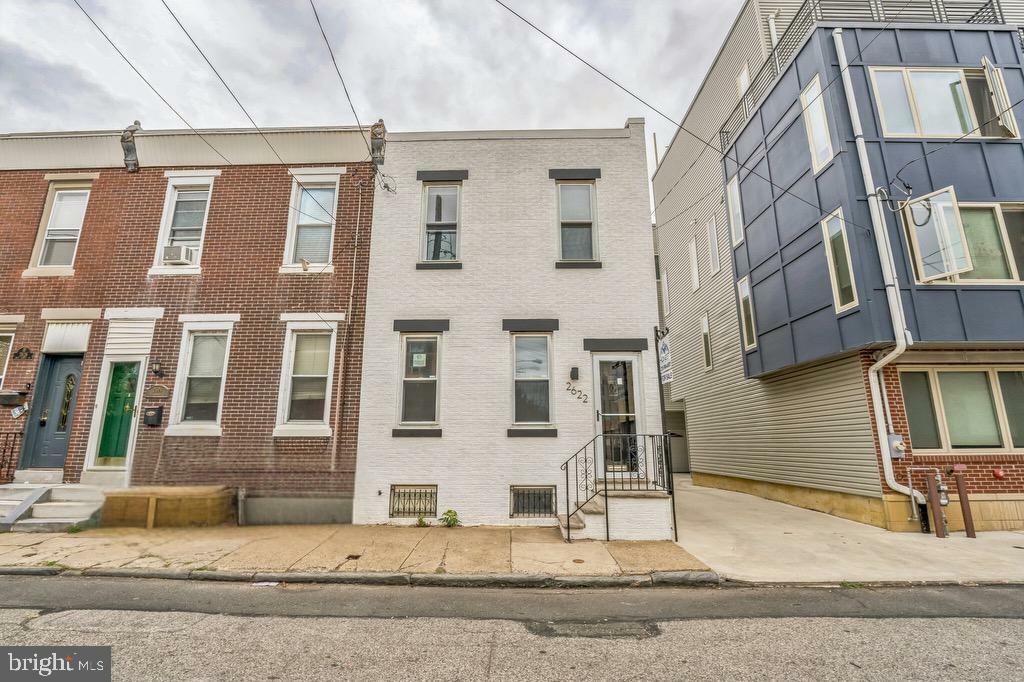 Property Photo:  2622 E Albert Street  PA 19125 