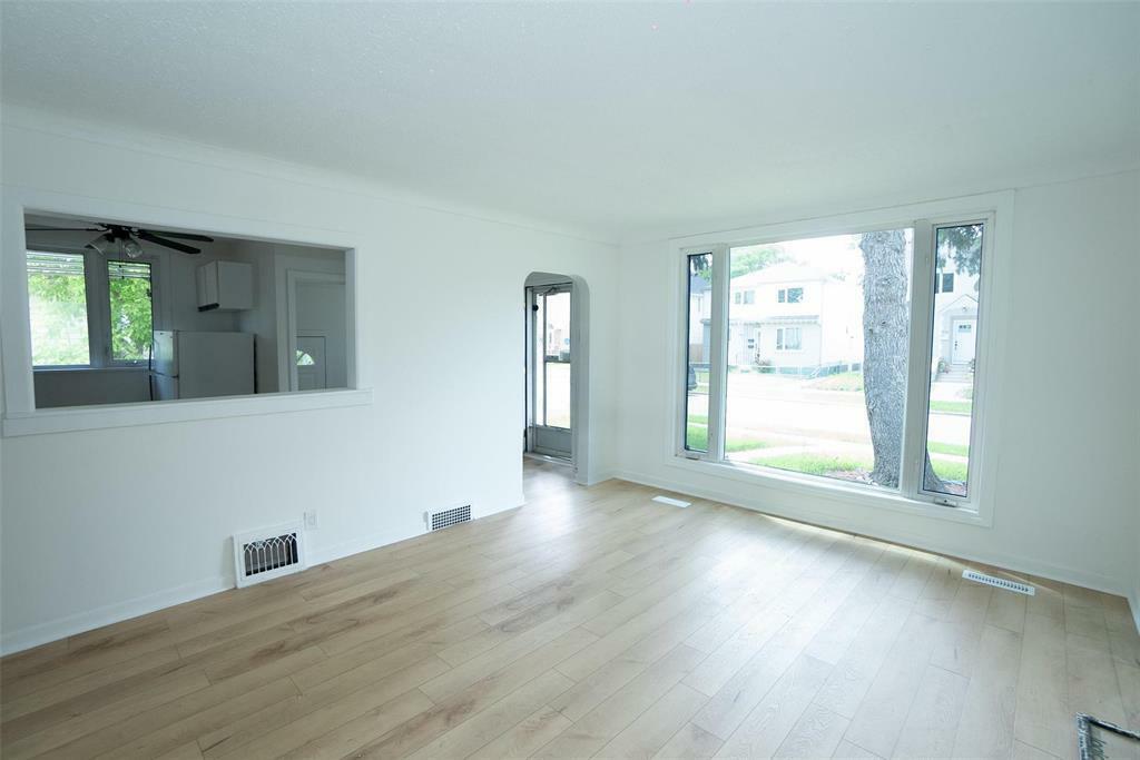 Photo de la propriété:  1111 Garfield Street North  MB R2E 2P1 