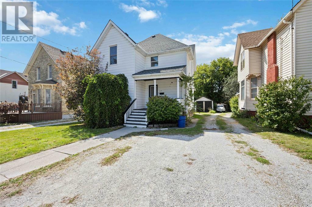 Property Photo:  229 Brock Street South  ON N7T 2W5 