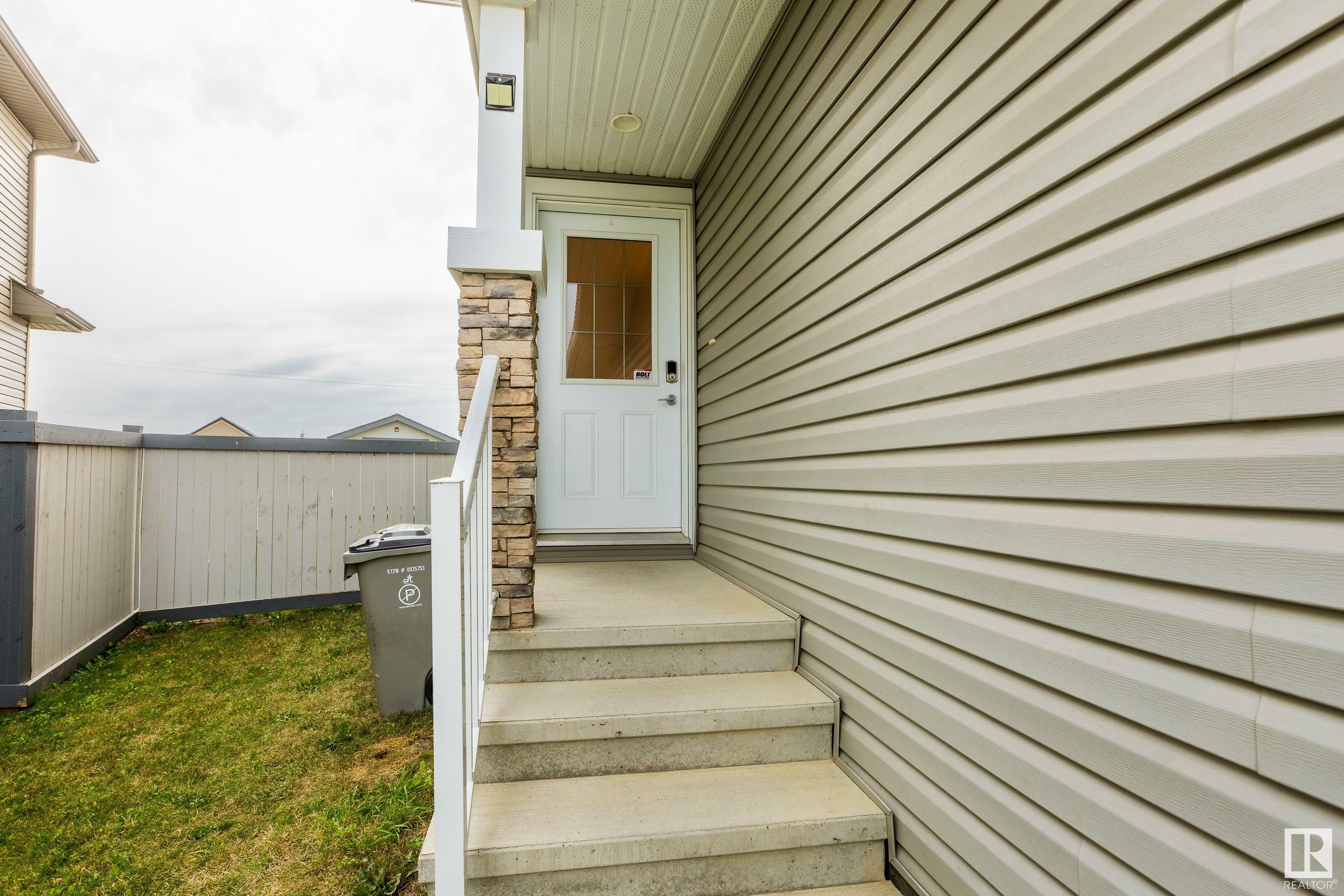 Property Photo:  10618 99 Street  AB T8R 2P1 